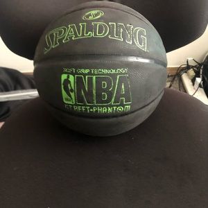 Spalding NBA “street phantom” black/neon green